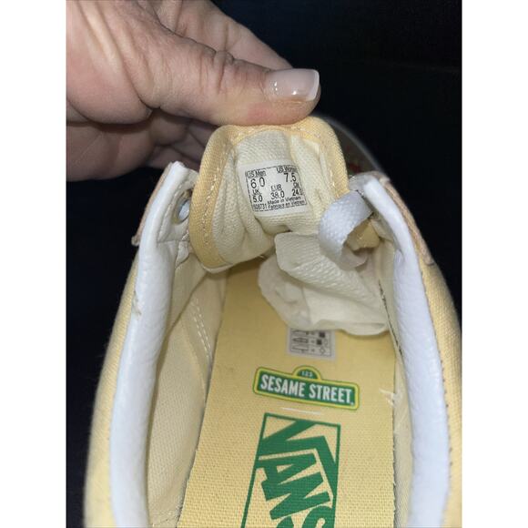 VANS x SESAME STREET ELMO OLD SKOOL‎ NATURAL Woman’s 7.5 Men’s 6 Embroidered NEW - Picture 8 of 9